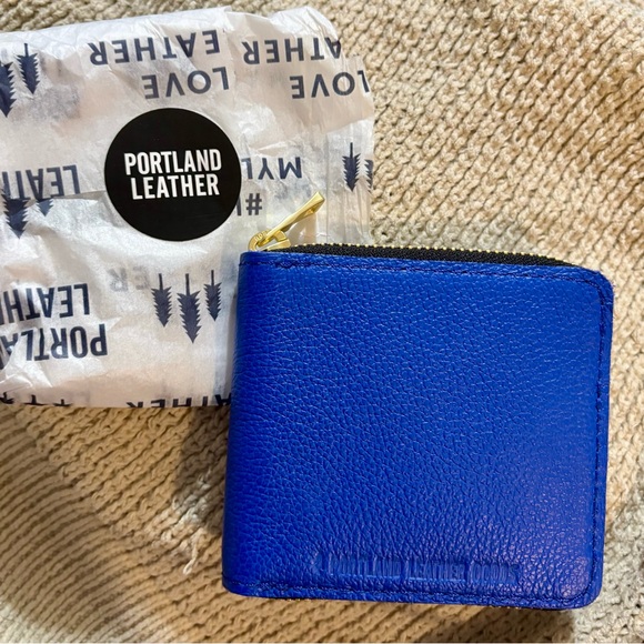 Portland Leather Goods Small Zipper Bifold Wallet - Picture 3 of 6